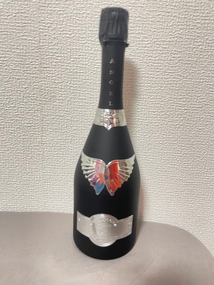 「新品」エンジェル　シャンパン　ブラック　ケース付き