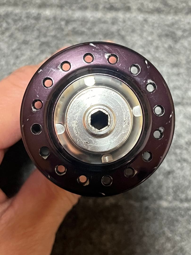 CHRIS KING R45クリスキングフロントハブ黒black bluelug