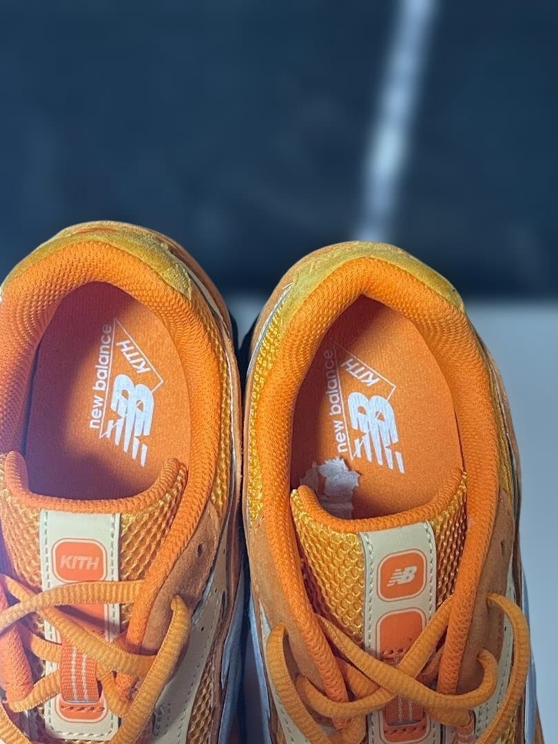New Balance 2002R オレンジ
