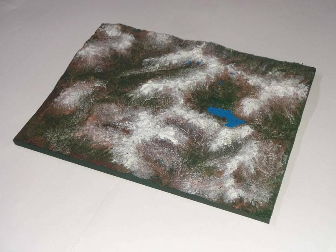 至仏岳　燧ヶ岳　会津駒ヶ岳　越後駒ヶ岳　巻機山　大型山岳模型透明ケース無し