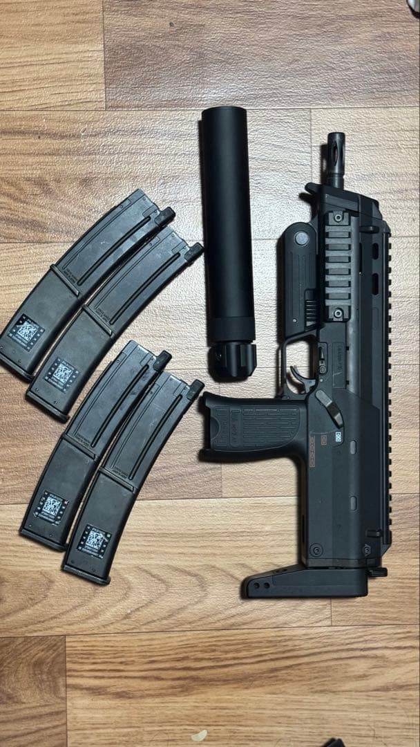 ガスブローバック 東京マルイ MP7A1 マガジン4本付き
