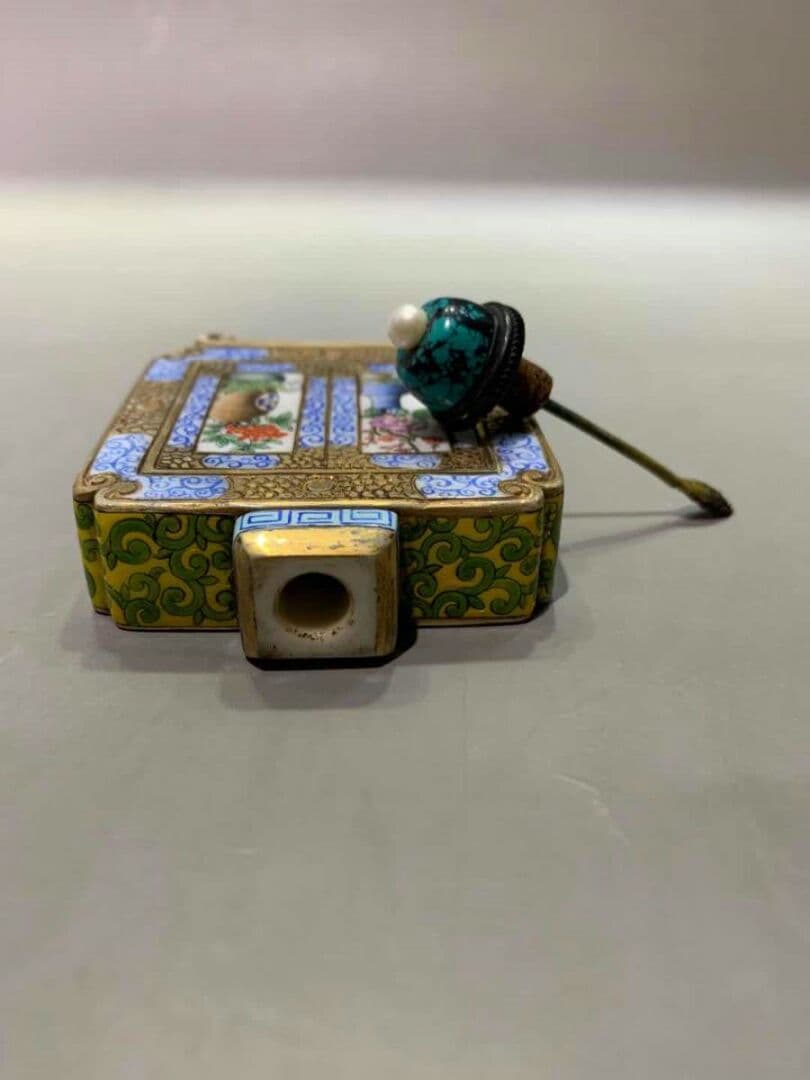 中国料器 清時代 大清乾隆年製 鼻烟壺 大清乾隆年制款 中国古玩 陶瓷器 陶磁器