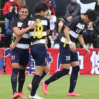 【匿名配送】【入手困難】鹿島アントラーズ　トレマ　黒　白　黄　ユニホーム