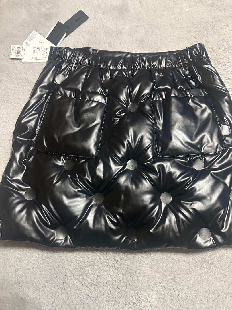 新品未使用ダンスウィズドラゴン ホットメルトダウンスカート　ブラックMサイズ