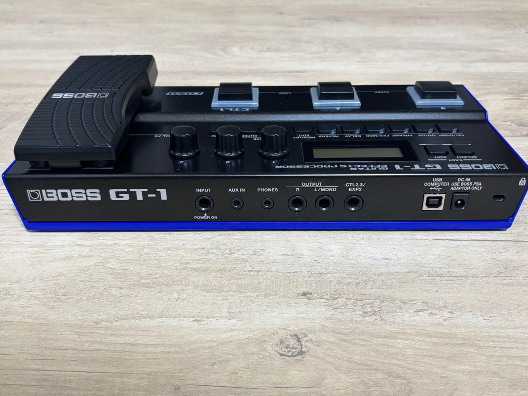 BOSS GT-1 （純正アダプタ、取扱説明書付）