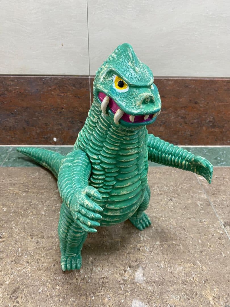 【珍品 パチ物】旧ウルトラ怪獣シリーズ レッドキング 巨大サイズ ソフビ 現狀品