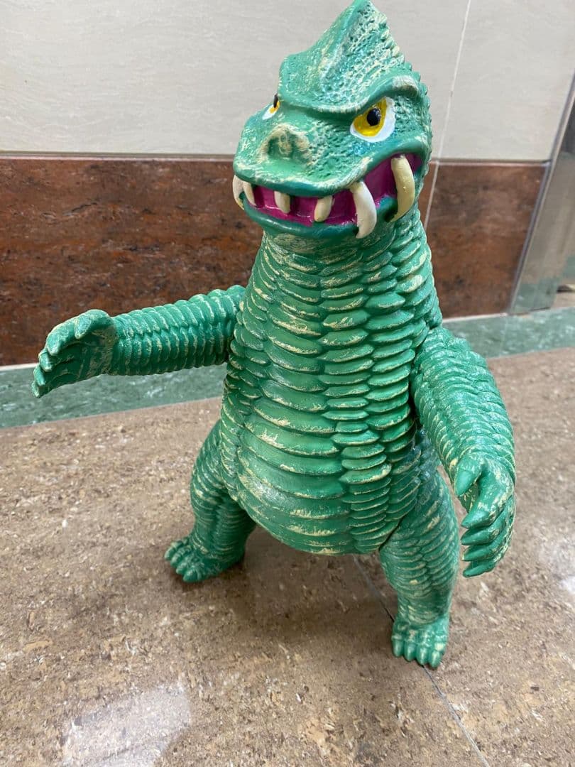 【珍品 パチ物】旧ウルトラ怪獣シリーズ レッドキング 巨大サイズ ソフビ 現狀品