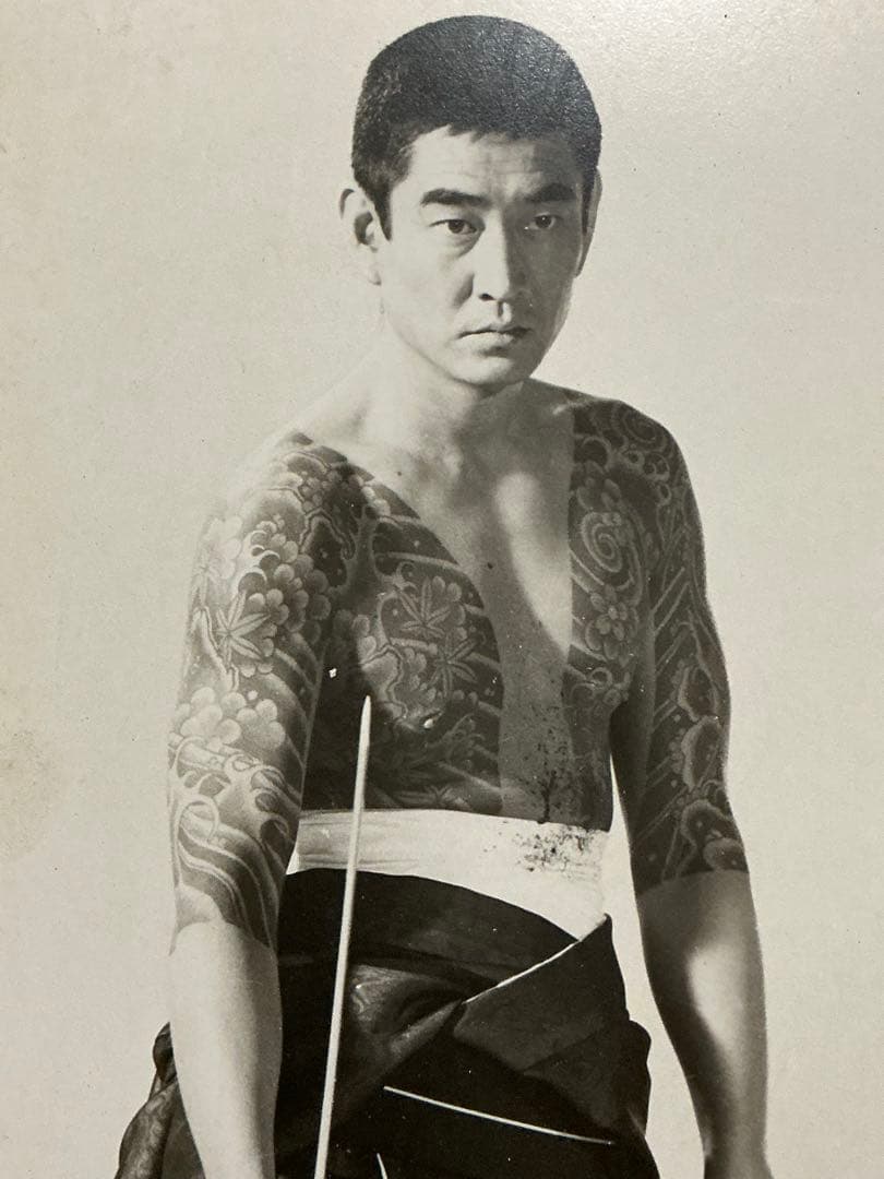 高倉健／唐獅子牡丹　卓上　木製パネル【角に傷が付いております。】