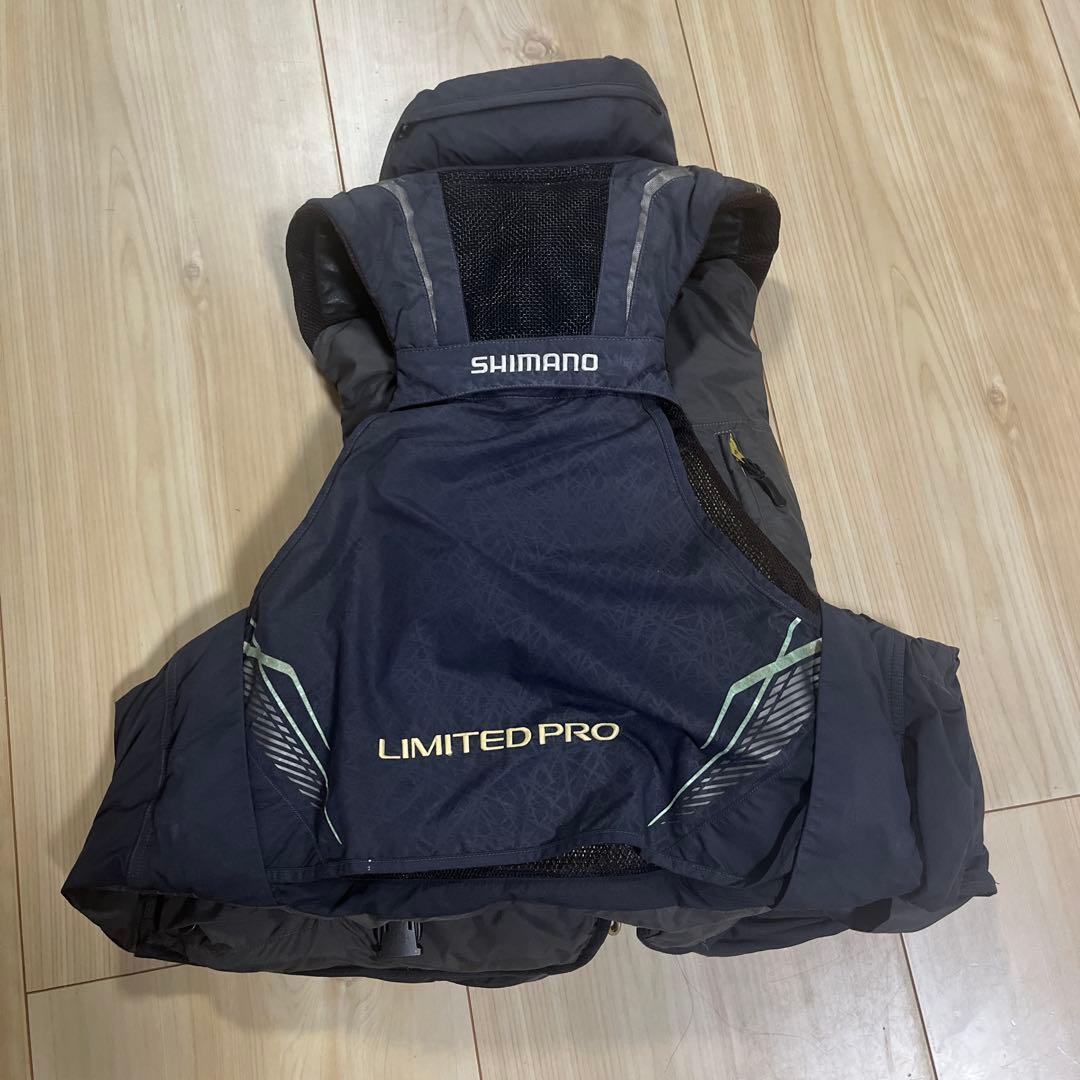 Shimano Limited Pro Nexus フローティングベスト