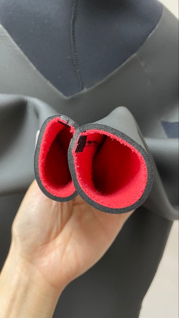 ネックエントリー　セミドライ　ウエットスーツ