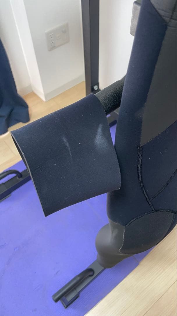 ネックエントリー　セミドライ　ウエットスーツ