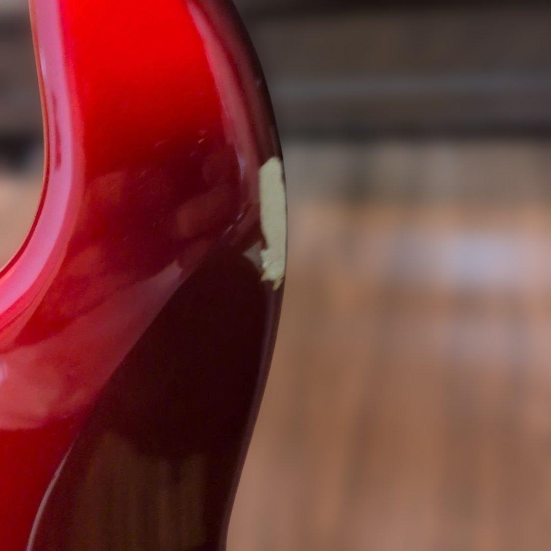 Squier Stratocaster　ジャンク傷あり。 エレキギター レッド