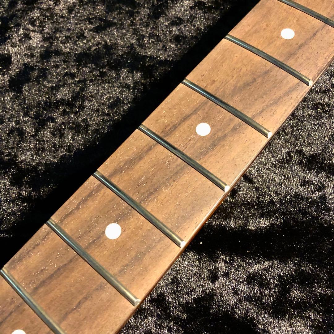 カナダ産フレイムメイプル　エレキギター ネック　ストラトキャスター ローズウッド