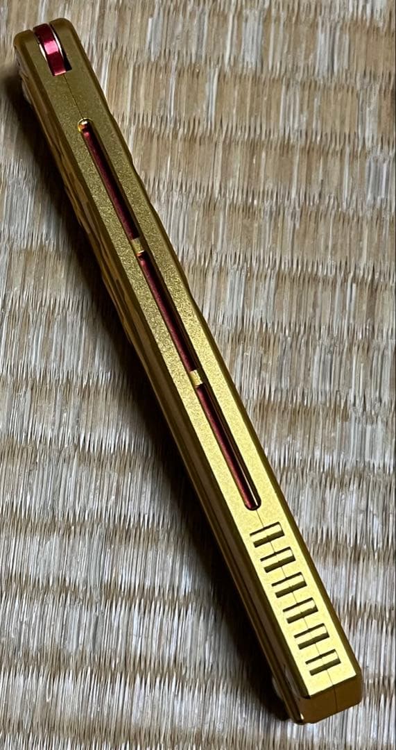 バタフライナイフトレーナー　swordfish clone