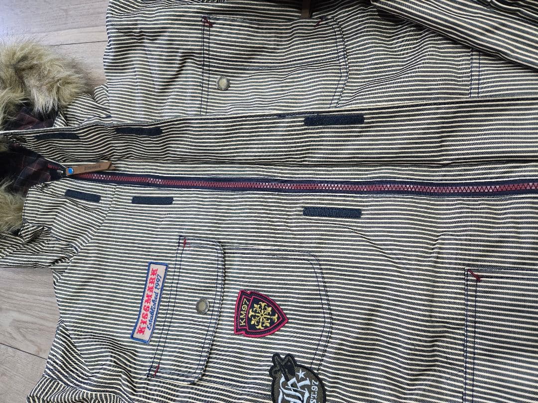 新品未使用　キスマークスキ・ボードーウェアLサイズ