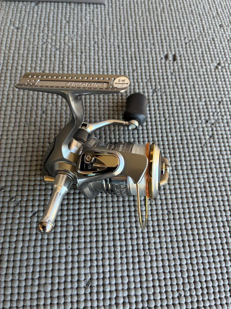 Shimano 11ツインパワーC2000S C 1000Sスプール付き