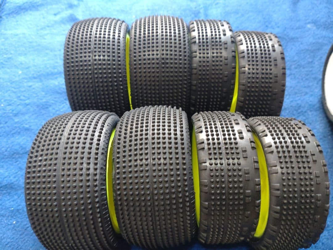 ラジコンバギー用2WD用カーペットタイヤ