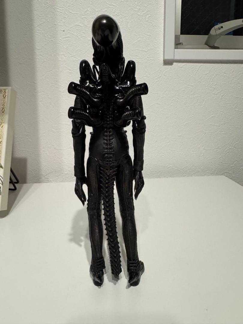 メズコ　mezco エイリアン