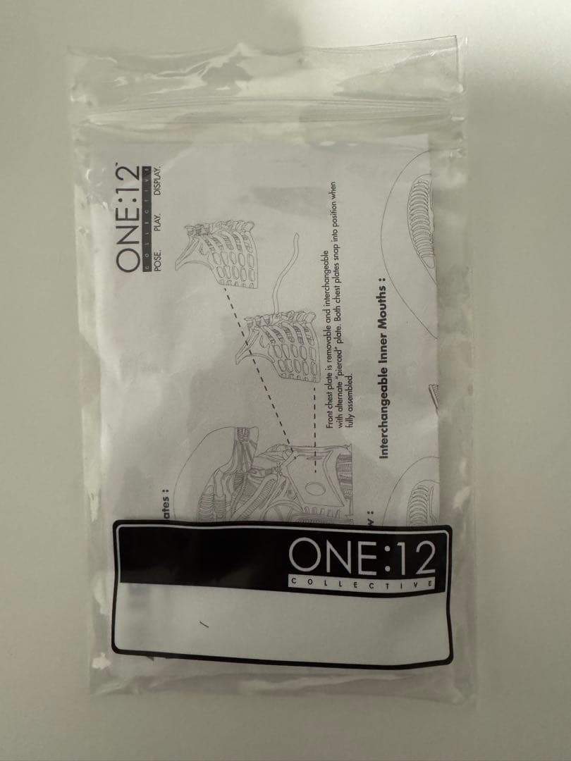 メズコ　mezco エイリアン