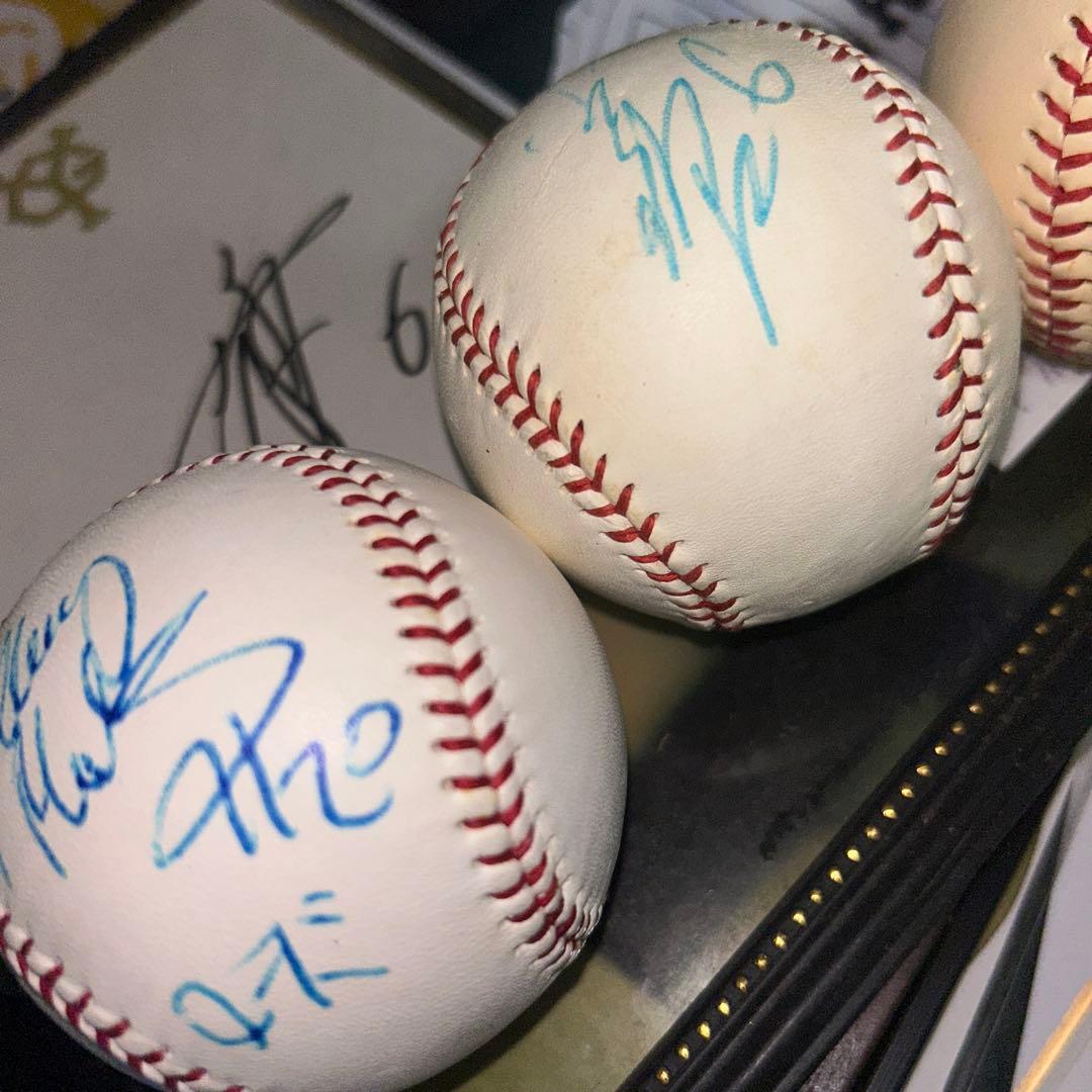 ジャイアンツOB小久保裕紀　タフィーローズ　小笠原直筆サインセット