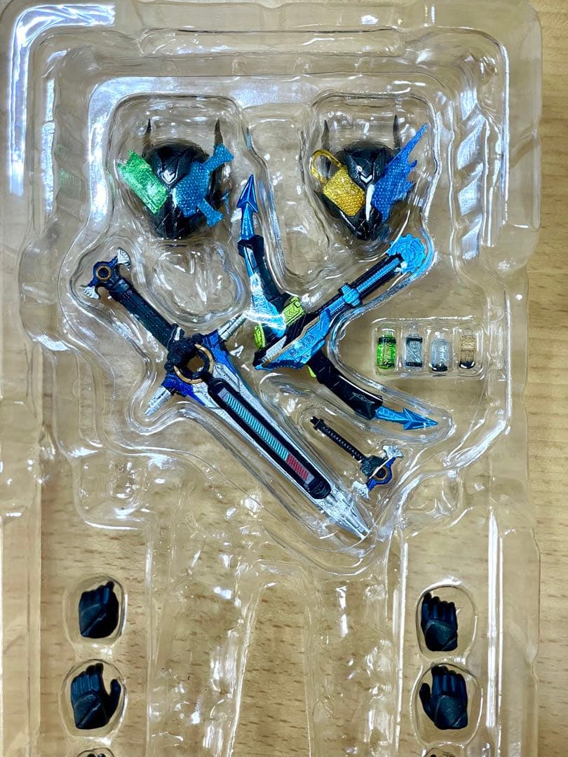 【未使用有り】フィギュアーツ 仮面ライダービルド ニンニンコミック メタルビルド