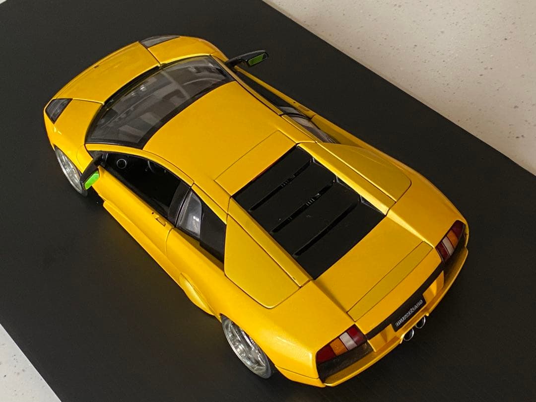 ランボルギーニ　ムルシエラゴ 　　　ローダウンカスタム　1/18