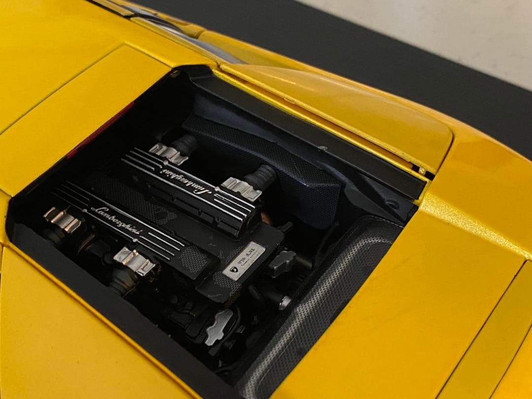 ランボルギーニ　ムルシエラゴ 　　　ローダウンカスタム　1/18