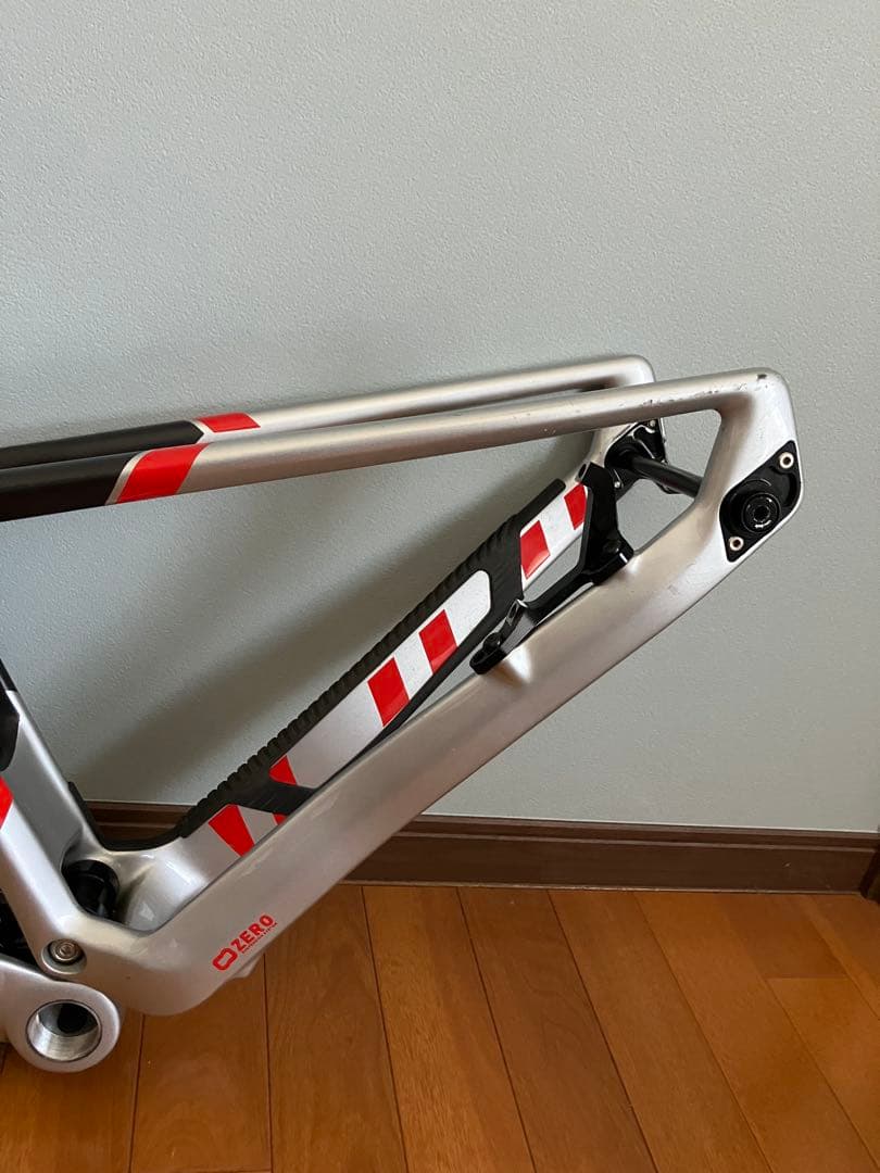 Mondraker Superfoxy RR カーボンフレーム M