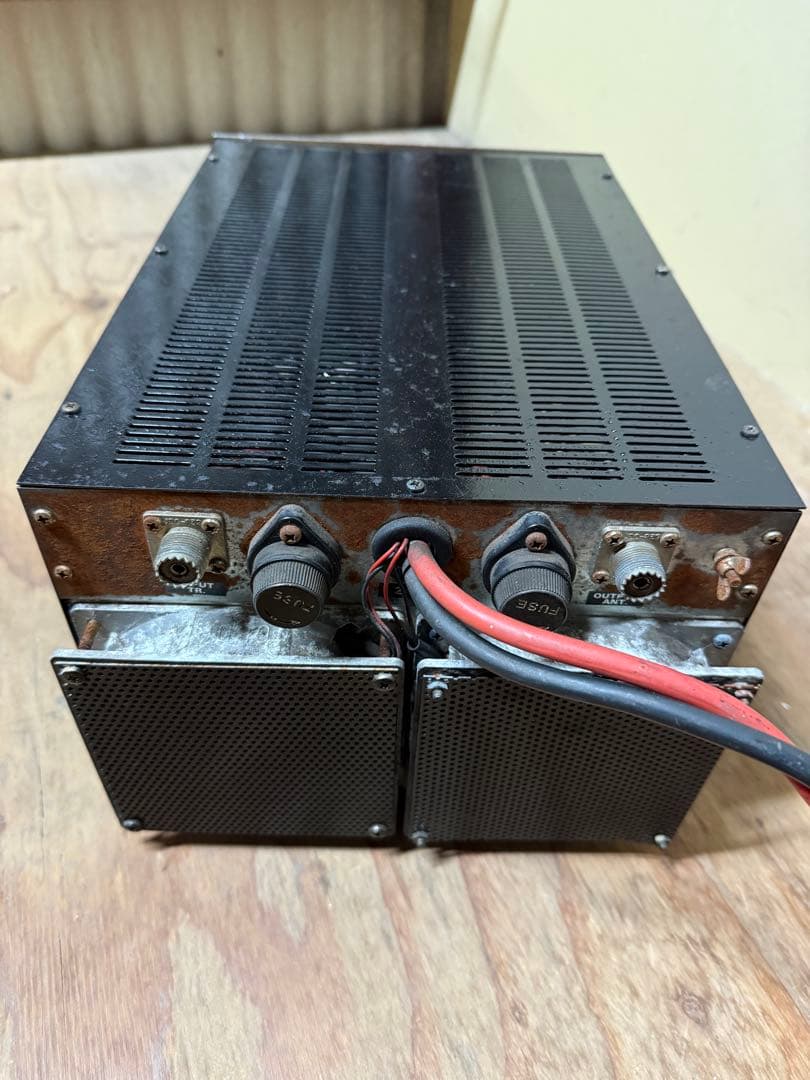 パワーアンプリファイア　リニアアンプ