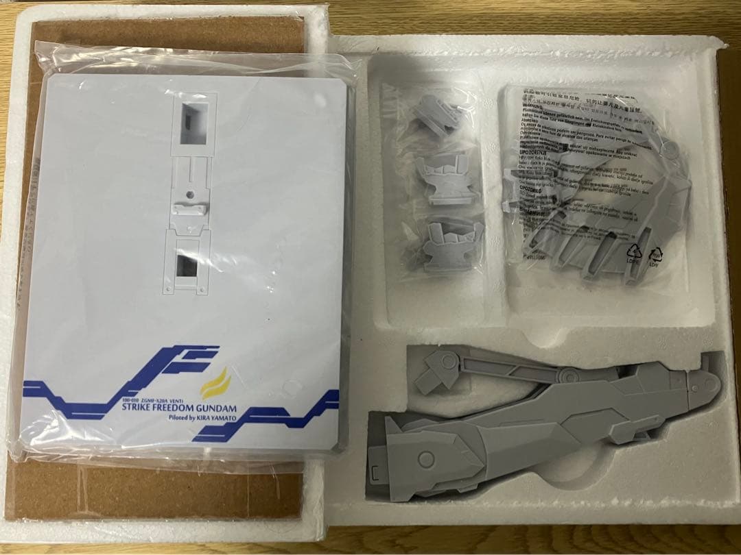 L BUILD デスティニーガンダム & ストライクフリーダムガンダム