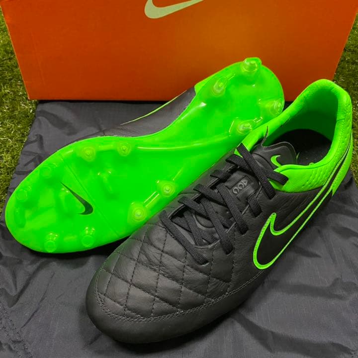 サッカースパイク ナイキ ティエンポ レジェンド Ⅴ FG