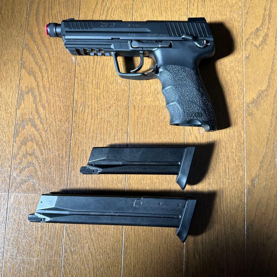 ガスガン ブラック レール付き マガジン2個