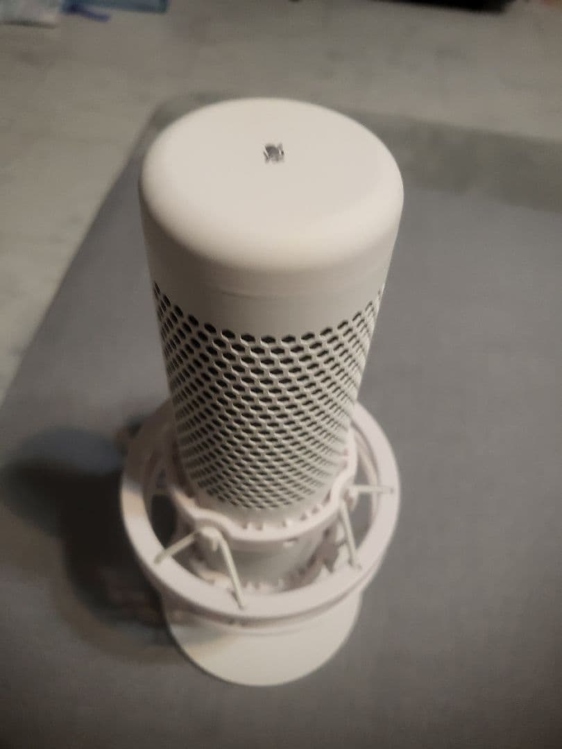 し*ん様 【美品】HYPERX QUADCAST S ホワイト PCマイク 配信