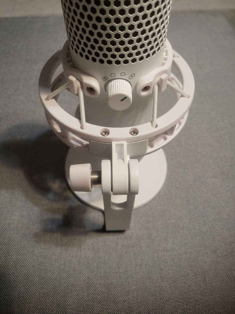 し*ん様 【美品】HYPERX QUADCAST S ホワイト PCマイク 配信