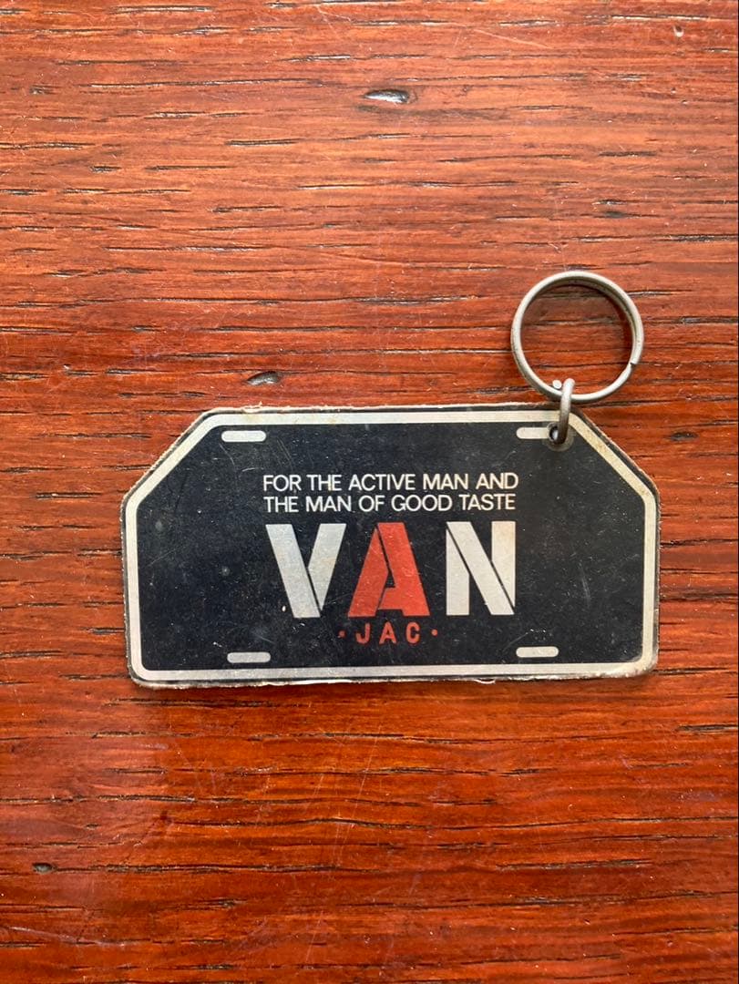 VAN キーホルダー 缶バッジ セット