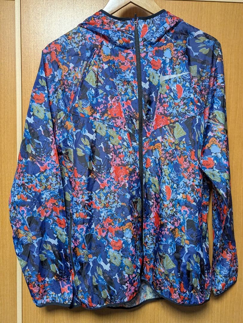 ナイキ ウィンドランナー プリンテッドフーディー