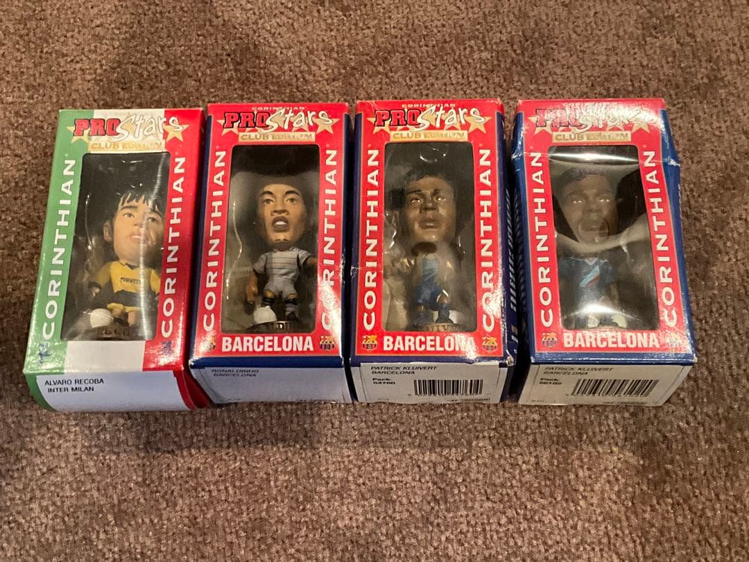 サッカーフィギュアセット　箱入り17個　ばら29体