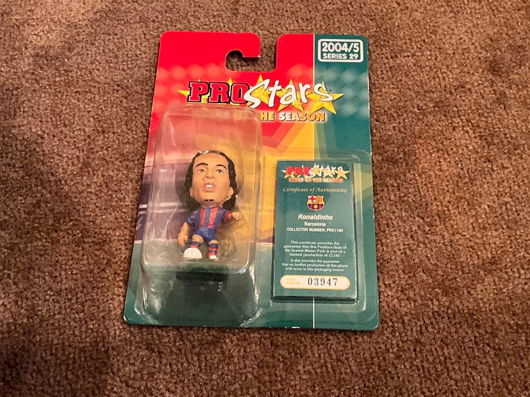 サッカーフィギュアセット　箱入り17個　ばら29体