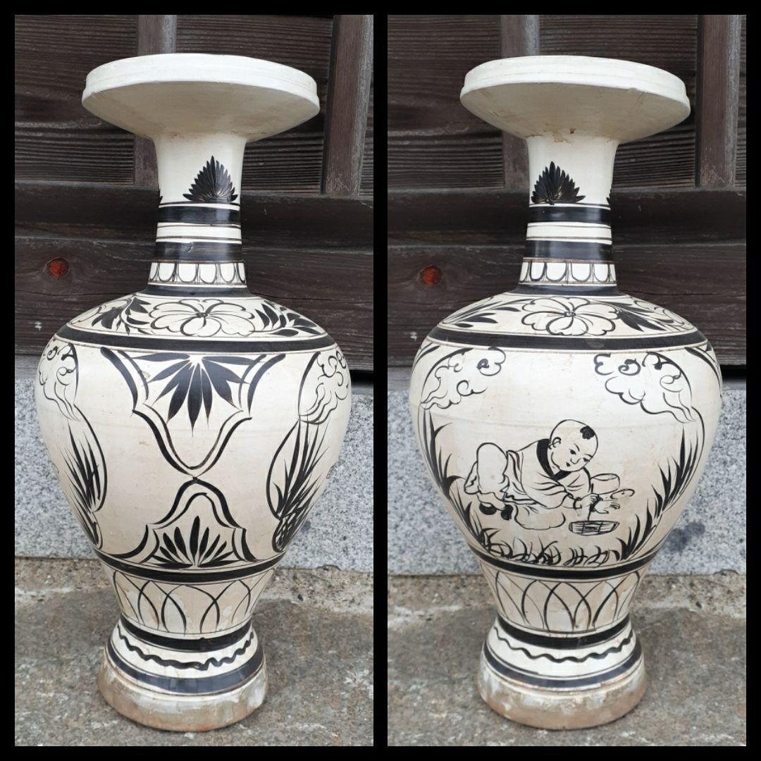 中国古美術　中国古陶磁器　古玩　磁州窯　白釉掛　鉄絵　草文様に唐子の図　広口大瓶