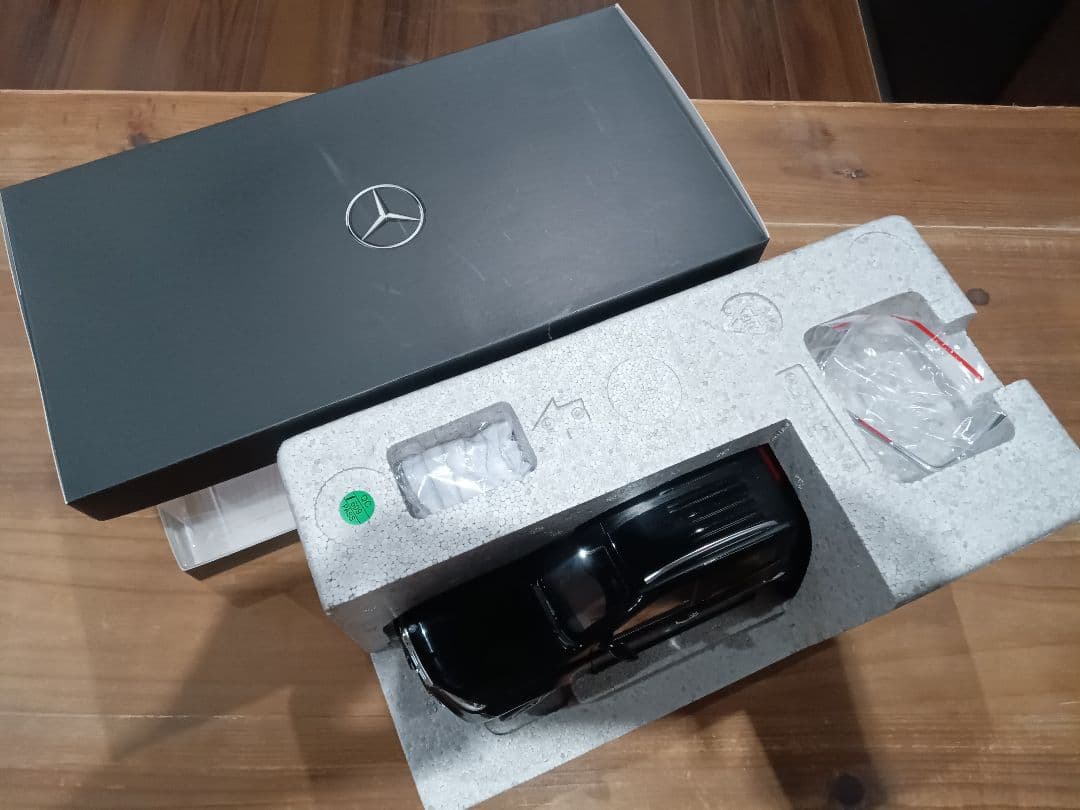 1/18 メルセデスベンツ　Xクラス　ピックアップトラック　ブラック　ミニカー