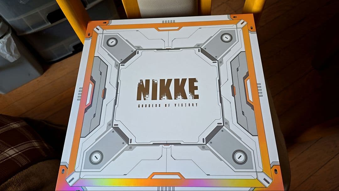 【めっちゃレア】NIKKE1周年記念ボックスアクリルスタンド、ピンバッチセット