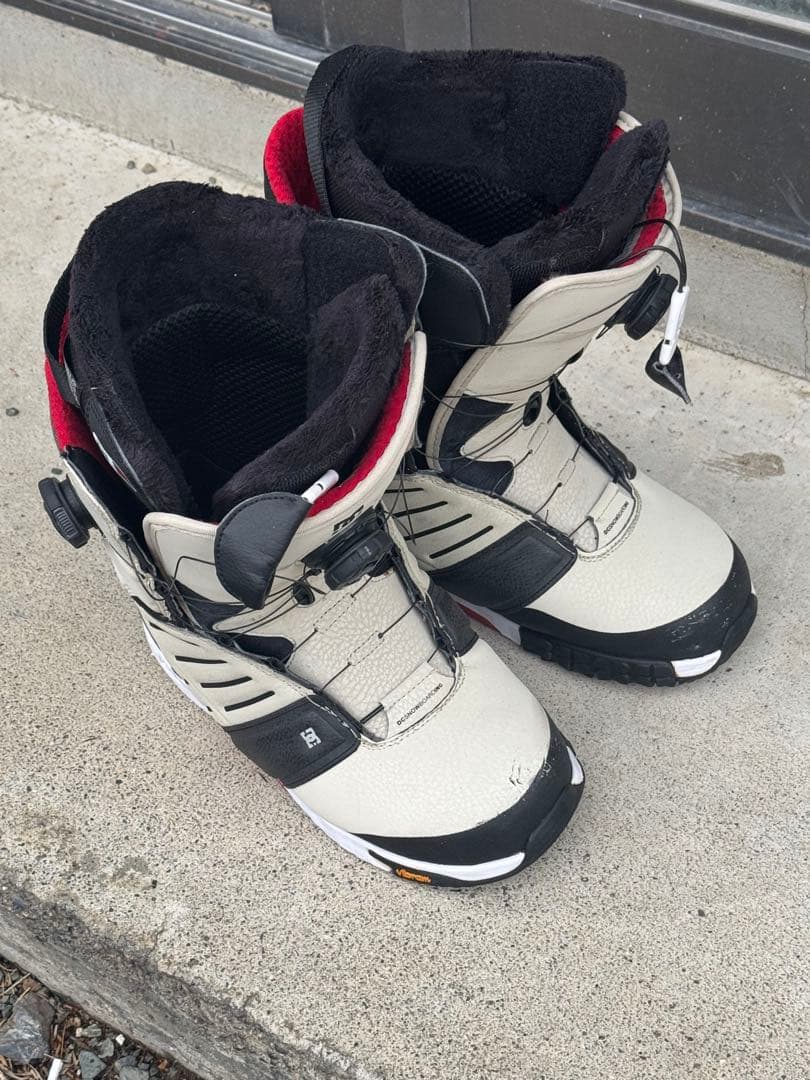 DC スノーボードブーツ ホワイト/レッド/ブラック