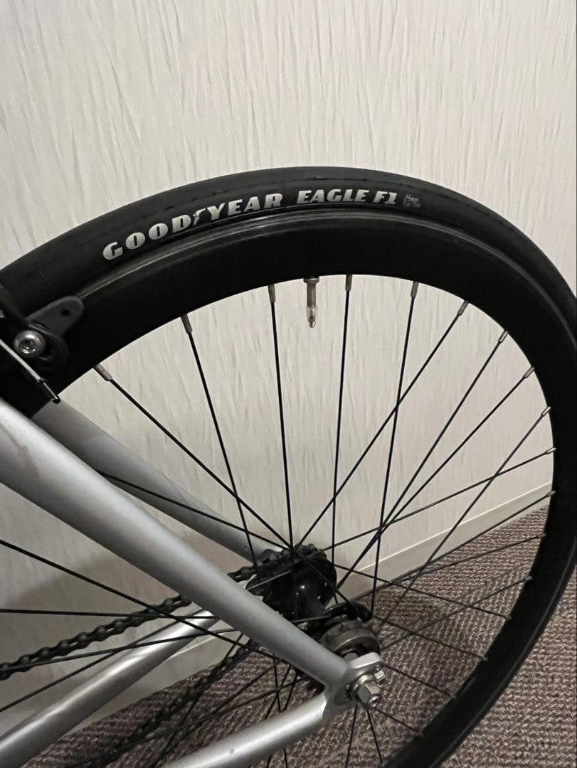 TYRANT BIKES MONARCH 完成車／マットシルバー