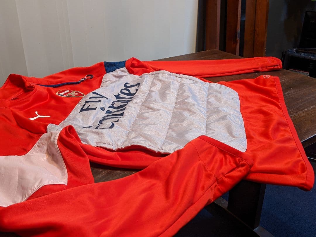 プーマ　アーセナル　中綿　トレーニングウェア　長袖シャツ　サッカー　ハーフジップ