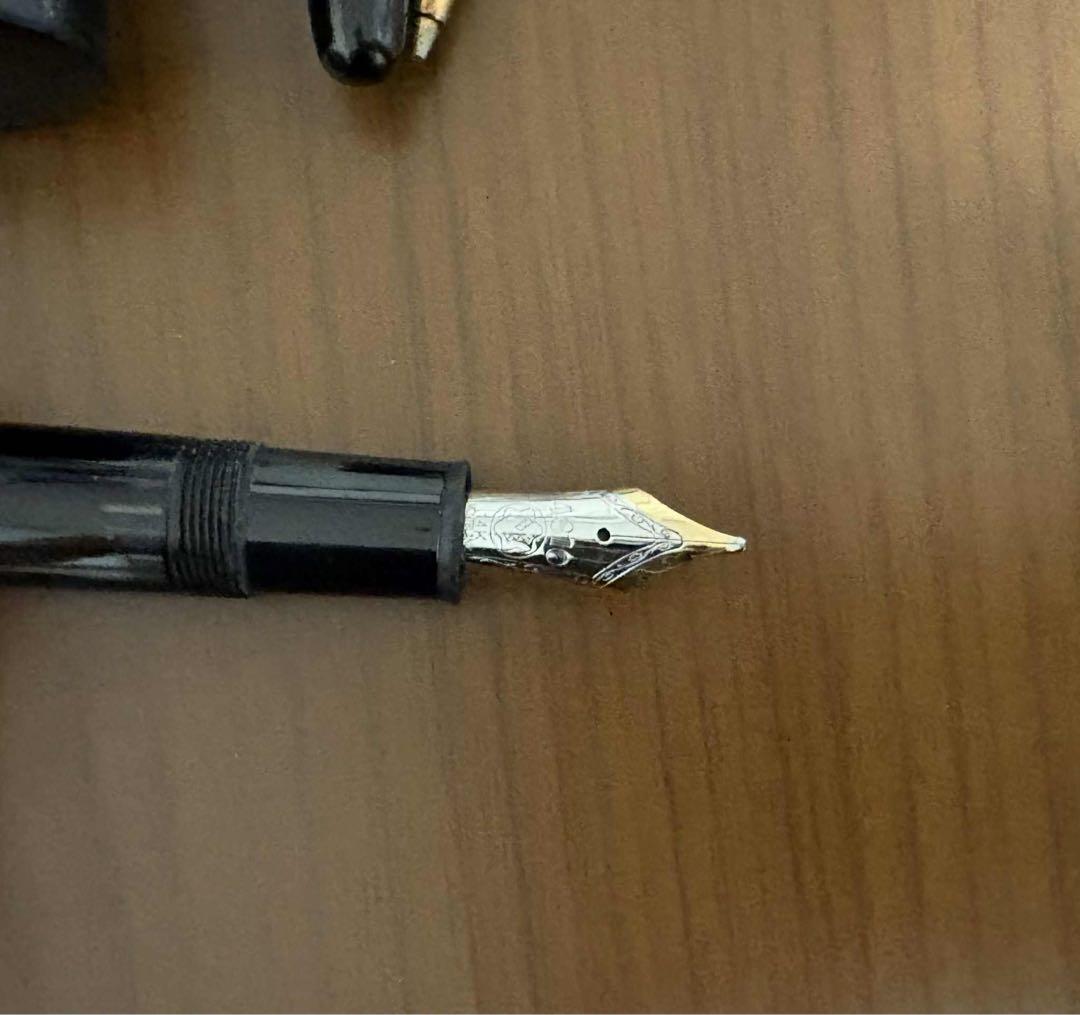 ブ*ス様 黒いボールペンセット