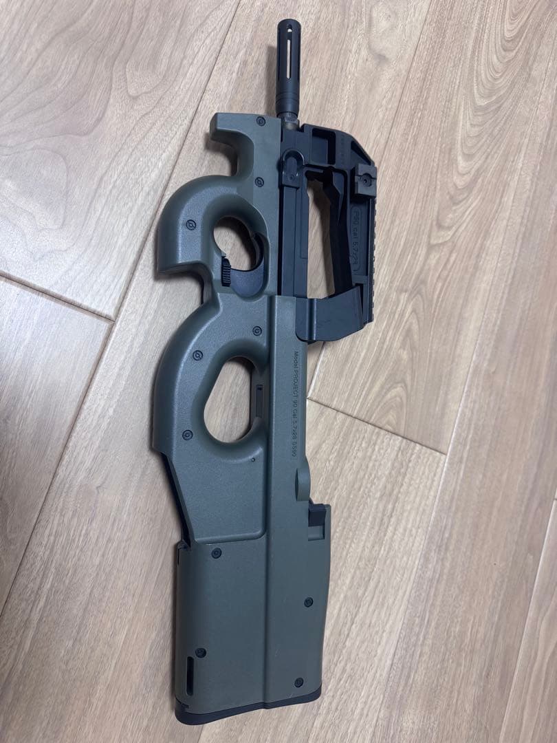 東京マルイ　PS90 ハイサイクル　P90