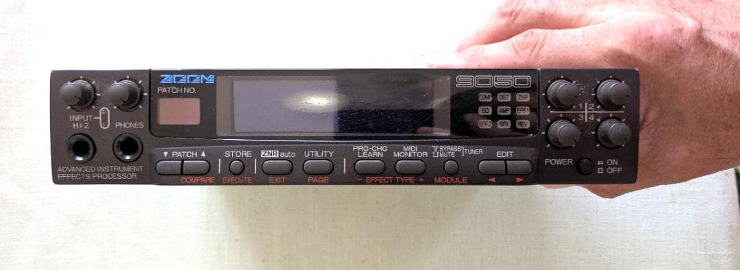 ZOOM 9050 エフェクトプロセッサー