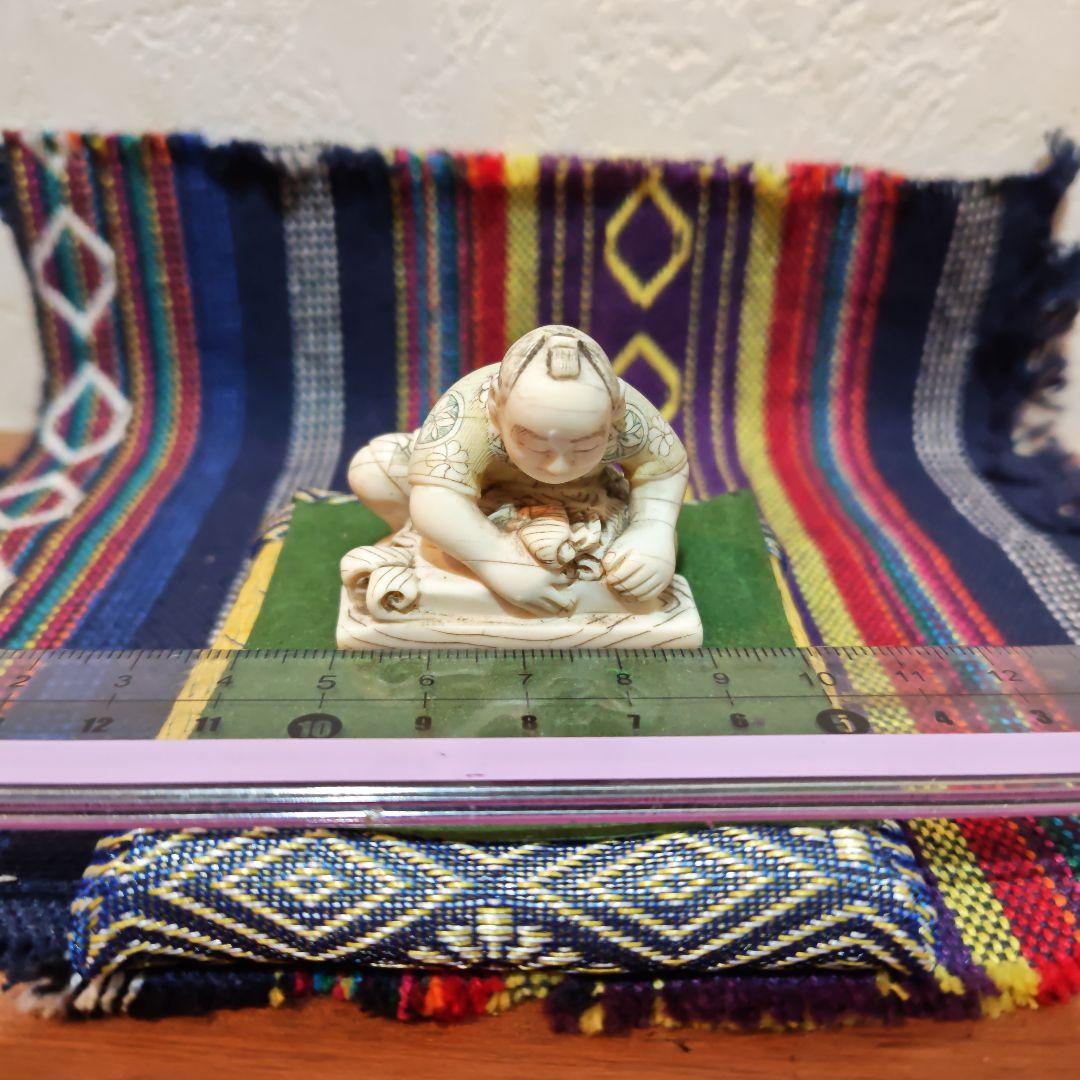 時代提物 彩色人物根付 天然素材 在銘【江戸の暮らし】高さ約4cm 重さ約28ｇ