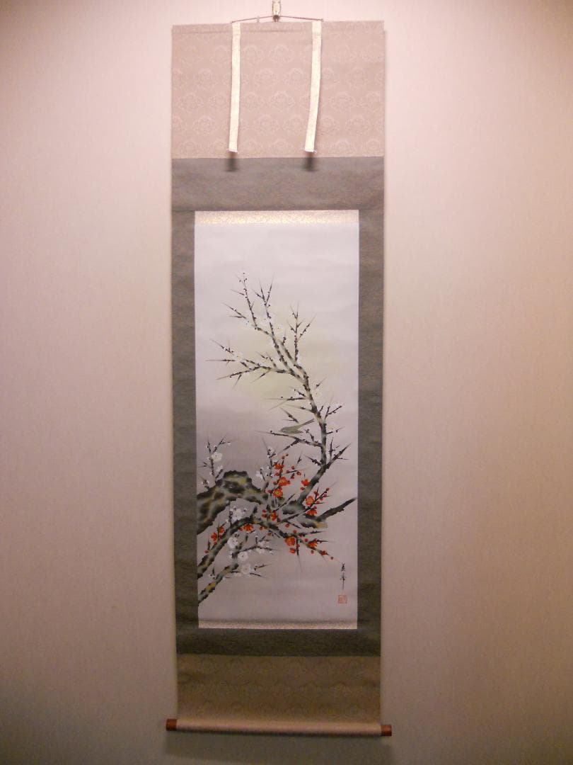 掛け軸 美峰 紅白梅 絹本 希少 軸装 茶道具 掛軸 美品 です。