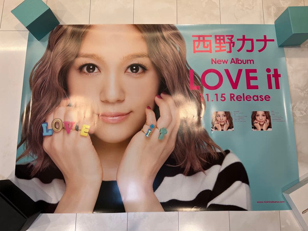 西野カナ　非売品販促用ポスター 7th Album『LOVE it』